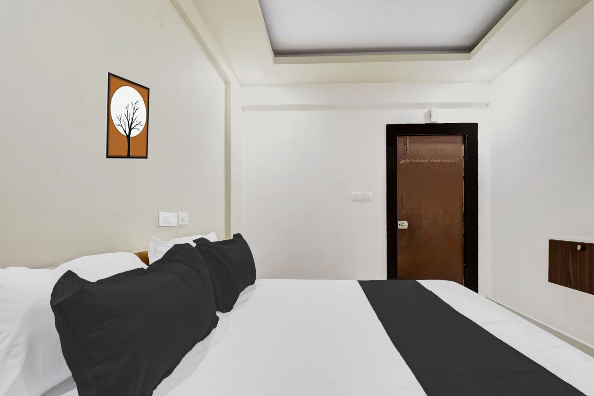 Super Hotel O Sri Harshitha Grand Near Zudio - Star Bazaar, Kundalhalli Gate บังกาลอร์ ภายนอก รูปภาพ